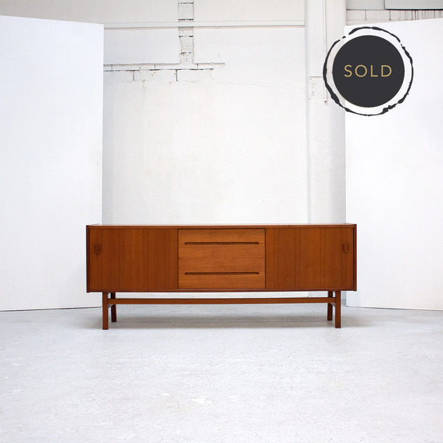 vintgae-sideboard-1960s-MID-