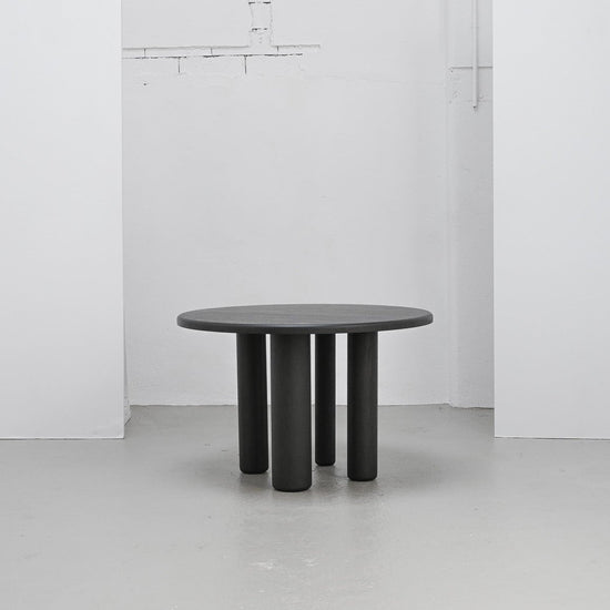 Mailen Dining Table / Round - Smoked Ash
